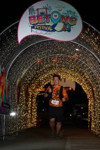 BIB: 138
                            <button type="button" onclick="openModal(21779763)" class="btn btn-primary btn-sm float-right btn-popup" data-toggle="modal" data-target=".modal-high-quality">
                        <i class="fas fa-shopping-cart"></i> Add to Cart
                    </button>
                                            <button type="button" onclick="isThisMe(21779763, true)" class="btn btn-success btn-sm float-right btn-popup btn-isme hidden" data-toggle="tooltip" data-placement="bottom" title="นี่คือรูปของคุณใช่ไหม คลิกที่นี่เพื่อเอาเข้าอัลบั้ม">
                        <i class="fas fa-plus"></i> Add to album
                    </button>
                    <button type="button" onclick="isThisMe(21779763, false)" class="btn btn-warning btn-sm float-right btn-popup btn-isnotme hidden">
                        <i class="fas fa-ban"></i> Remove from album
                    </button>