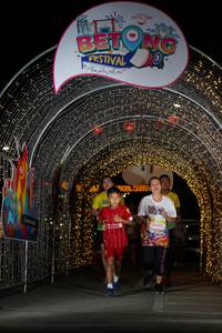 BIB: 50477
                            <button type="button" onclick="openModal(21778454)" class="btn btn-primary btn-sm float-right btn-popup" data-toggle="modal" data-target=".modal-high-quality">
                        <i class="fas fa-shopping-cart"></i> Add to Cart
                    </button>
                                            <button type="button" onclick="isThisMe(21778454, true)" class="btn btn-success btn-sm float-right btn-popup btn-isme hidden" data-toggle="tooltip" data-placement="bottom" title="นี่คือรูปของคุณใช่ไหม คลิกที่นี่เพื่อเอาเข้าอัลบั้ม">
                        <i class="fas fa-plus"></i> Add to album
                    </button>
                    <button type="button" onclick="isThisMe(21778454, false)" class="btn btn-warning btn-sm float-right btn-popup btn-isnotme hidden">
                        <i class="fas fa-ban"></i> Remove from album
                    </button>