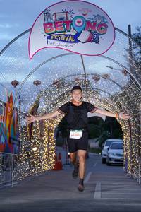 BIB: 5368
                            <button type="button" onclick="openModal(21781081)" class="btn btn-primary btn-sm float-right btn-popup" data-toggle="modal" data-target=".modal-high-quality">
                        <i class="fas fa-shopping-cart"></i> Add to Cart
                    </button>
                                            <button type="button" onclick="isThisMe(21781081, true)" class="btn btn-success btn-sm float-right btn-popup btn-isme hidden" data-toggle="tooltip" data-placement="bottom" title="นี่คือรูปของคุณใช่ไหม คลิกที่นี่เพื่อเอาเข้าอัลบั้ม">
                        <i class="fas fa-plus"></i> Add to album
                    </button>
                    <button type="button" onclick="isThisMe(21781081, false)" class="btn btn-warning btn-sm float-right btn-popup btn-isnotme hidden">
                        <i class="fas fa-ban"></i> Remove from album
                    </button>