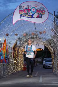 BIB: 5442
                            <button type="button" onclick="openModal(21781288)" class="btn btn-primary btn-sm float-right btn-popup" data-toggle="modal" data-target=".modal-high-quality">
                        <i class="fas fa-shopping-cart"></i> Add to Cart
                    </button>
                                            <button type="button" onclick="isThisMe(21781288, true)" class="btn btn-success btn-sm float-right btn-popup btn-isme hidden" data-toggle="tooltip" data-placement="bottom" title="นี่คือรูปของคุณใช่ไหม คลิกที่นี่เพื่อเอาเข้าอัลบั้ม">
                        <i class="fas fa-plus"></i> Add to album
                    </button>
                    <button type="button" onclick="isThisMe(21781288, false)" class="btn btn-warning btn-sm float-right btn-popup btn-isnotme hidden">
                        <i class="fas fa-ban"></i> Remove from album
                    </button>