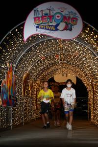 BIB: 
                            <button type="button" onclick="openModal(21778463)" class="btn btn-primary btn-sm float-right btn-popup" data-toggle="modal" data-target=".modal-high-quality">
                        <i class="fas fa-shopping-cart"></i> Add to Cart
                    </button>
                                            <button type="button" onclick="isThisMe(21778463, true)" class="btn btn-success btn-sm float-right btn-popup btn-isme hidden" data-toggle="tooltip" data-placement="bottom" title="นี่คือรูปของคุณใช่ไหม คลิกที่นี่เพื่อเอาเข้าอัลบั้ม">
                        <i class="fas fa-plus"></i> Add to album
                    </button>
                    <button type="button" onclick="isThisMe(21778463, false)" class="btn btn-warning btn-sm float-right btn-popup btn-isnotme hidden">
                        <i class="fas fa-ban"></i> Remove from album
                    </button>