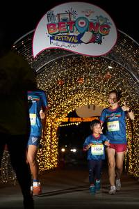 BIB: 10004, 50192
                            <button type="button" onclick="openModal(21778474)" class="btn btn-primary btn-sm float-right btn-popup" data-toggle="modal" data-target=".modal-high-quality">
                        <i class="fas fa-shopping-cart"></i> Add to Cart
                    </button>
                                            <button type="button" onclick="isThisMe(21778474, true)" class="btn btn-success btn-sm float-right btn-popup btn-isme hidden" data-toggle="tooltip" data-placement="bottom" title="นี่คือรูปของคุณใช่ไหม คลิกที่นี่เพื่อเอาเข้าอัลบั้ม">
                        <i class="fas fa-plus"></i> Add to album
                    </button>
                    <button type="button" onclick="isThisMe(21778474, false)" class="btn btn-warning btn-sm float-right btn-popup btn-isnotme hidden">
                        <i class="fas fa-ban"></i> Remove from album
                    </button>