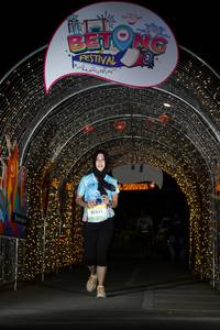 BIB: 50611
                            <button type="button" onclick="openModal(21778741)" class="btn btn-primary btn-sm float-right btn-popup" data-toggle="modal" data-target=".modal-high-quality">
                        <i class="fas fa-shopping-cart"></i> Add to Cart
                    </button>
                                            <button type="button" onclick="isThisMe(21778741, true)" class="btn btn-success btn-sm float-right btn-popup btn-isme hidden" data-toggle="tooltip" data-placement="bottom" title="นี่คือรูปของคุณใช่ไหม คลิกที่นี่เพื่อเอาเข้าอัลบั้ม">
                        <i class="fas fa-plus"></i> Add to album
                    </button>
                    <button type="button" onclick="isThisMe(21778741, false)" class="btn btn-warning btn-sm float-right btn-popup btn-isnotme hidden">
                        <i class="fas fa-ban"></i> Remove from album
                    </button>