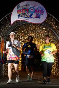 BIB: 386, 501, 
                            <button type="button" onclick="openModal(21778585)" class="btn btn-primary btn-sm float-right btn-popup" data-toggle="modal" data-target=".modal-high-quality">
                        <i class="fas fa-shopping-cart"></i> Add to Cart
                    </button>
                                            <button type="button" onclick="isThisMe(21778585, true)" class="btn btn-success btn-sm float-right btn-popup btn-isme hidden" data-toggle="tooltip" data-placement="bottom" title="นี่คือรูปของคุณใช่ไหม คลิกที่นี่เพื่อเอาเข้าอัลบั้ม">
                        <i class="fas fa-plus"></i> Add to album
                    </button>
                    <button type="button" onclick="isThisMe(21778585, false)" class="btn btn-warning btn-sm float-right btn-popup btn-isnotme hidden">
                        <i class="fas fa-ban"></i> Remove from album
                    </button>