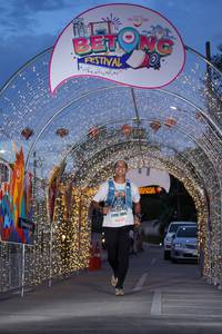 BIB: 5442
                            <button type="button" onclick="openModal(21781298)" class="btn btn-primary btn-sm float-right btn-popup" data-toggle="modal" data-target=".modal-high-quality">
                        <i class="fas fa-shopping-cart"></i> Add to Cart
                    </button>
                                            <button type="button" onclick="isThisMe(21781298, true)" class="btn btn-success btn-sm float-right btn-popup btn-isme hidden" data-toggle="tooltip" data-placement="bottom" title="นี่คือรูปของคุณใช่ไหม คลิกที่นี่เพื่อเอาเข้าอัลบั้ม">
                        <i class="fas fa-plus"></i> Add to album
                    </button>
                    <button type="button" onclick="isThisMe(21781298, false)" class="btn btn-warning btn-sm float-right btn-popup btn-isnotme hidden">
                        <i class="fas fa-ban"></i> Remove from album
                    </button>