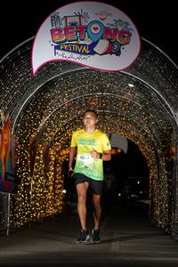 BIB: 50327
                            <button type="button" onclick="openModal(21782351)" class="btn btn-primary btn-sm float-right btn-popup" data-toggle="modal" data-target=".modal-high-quality">
                        <i class="fas fa-shopping-cart"></i> Add to Cart
                    </button>
                                            <button type="button" onclick="isThisMe(21782351, true)" class="btn btn-success btn-sm float-right btn-popup btn-isme hidden" data-toggle="tooltip" data-placement="bottom" title="นี่คือรูปของคุณใช่ไหม คลิกที่นี่เพื่อเอาเข้าอัลบั้ม">
                        <i class="fas fa-plus"></i> Add to album
                    </button>
                    <button type="button" onclick="isThisMe(21782351, false)" class="btn btn-warning btn-sm float-right btn-popup btn-isnotme hidden">
                        <i class="fas fa-ban"></i> Remove from album
                    </button>