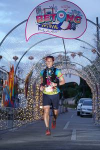 BIB: 3109
                            <button type="button" onclick="openModal(21781046)" class="btn btn-primary btn-sm float-right btn-popup" data-toggle="modal" data-target=".modal-high-quality">
                        <i class="fas fa-shopping-cart"></i> Add to Cart
                    </button>
                                            <button type="button" onclick="isThisMe(21781046, true)" class="btn btn-success btn-sm float-right btn-popup btn-isme hidden" data-toggle="tooltip" data-placement="bottom" title="นี่คือรูปของคุณใช่ไหม คลิกที่นี่เพื่อเอาเข้าอัลบั้ม">
                        <i class="fas fa-plus"></i> Add to album
                    </button>
                    <button type="button" onclick="isThisMe(21781046, false)" class="btn btn-warning btn-sm float-right btn-popup btn-isnotme hidden">
                        <i class="fas fa-ban"></i> Remove from album
                    </button>