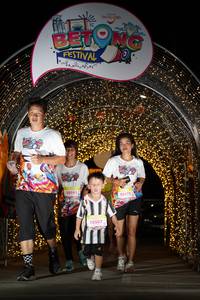 BIB: 505954, 50507, 50475
                            <button type="button" onclick="openModal(21778001)" class="btn btn-primary btn-sm float-right btn-popup" data-toggle="modal" data-target=".modal-high-quality">
                        <i class="fas fa-shopping-cart"></i> Add to Cart
                    </button>
                                            <button type="button" onclick="isThisMe(21778001, true)" class="btn btn-success btn-sm float-right btn-popup btn-isme hidden" data-toggle="tooltip" data-placement="bottom" title="นี่คือรูปของคุณใช่ไหม คลิกที่นี่เพื่อเอาเข้าอัลบั้ม">
                        <i class="fas fa-plus"></i> Add to album
                    </button>
                    <button type="button" onclick="isThisMe(21778001, false)" class="btn btn-warning btn-sm float-right btn-popup btn-isnotme hidden">
                        <i class="fas fa-ban"></i> Remove from album
                    </button>