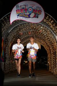 BIB: 50428
                            <button type="button" onclick="openModal(21777810)" class="btn btn-primary btn-sm float-right btn-popup" data-toggle="modal" data-target=".modal-high-quality">
                        <i class="fas fa-shopping-cart"></i> Add to Cart
                    </button>
                                            <button type="button" onclick="isThisMe(21777810, true)" class="btn btn-success btn-sm float-right btn-popup btn-isme hidden" data-toggle="tooltip" data-placement="bottom" title="นี่คือรูปของคุณใช่ไหม คลิกที่นี่เพื่อเอาเข้าอัลบั้ม">
                        <i class="fas fa-plus"></i> Add to album
                    </button>
                    <button type="button" onclick="isThisMe(21777810, false)" class="btn btn-warning btn-sm float-right btn-popup btn-isnotme hidden">
                        <i class="fas fa-ban"></i> Remove from album
                    </button>