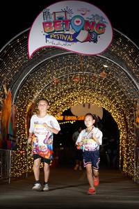 BIB: 50452, 10021
                            <button type="button" onclick="openModal(21778726)" class="btn btn-primary btn-sm float-right btn-popup" data-toggle="modal" data-target=".modal-high-quality">
                        <i class="fas fa-shopping-cart"></i> Add to Cart
                    </button>
                                            <button type="button" onclick="isThisMe(21778726, true)" class="btn btn-success btn-sm float-right btn-popup btn-isme hidden" data-toggle="tooltip" data-placement="bottom" title="นี่คือรูปของคุณใช่ไหม คลิกที่นี่เพื่อเอาเข้าอัลบั้ม">
                        <i class="fas fa-plus"></i> Add to album
                    </button>
                    <button type="button" onclick="isThisMe(21778726, false)" class="btn btn-warning btn-sm float-right btn-popup btn-isnotme hidden">
                        <i class="fas fa-ban"></i> Remove from album
                    </button>