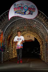 BIB: 6006
                            <button type="button" onclick="openModal(21782273)" class="btn btn-primary btn-sm float-right btn-popup" data-toggle="modal" data-target=".modal-high-quality">
                        <i class="fas fa-shopping-cart"></i> Add to Cart
                    </button>
                                            <button type="button" onclick="isThisMe(21782273, true)" class="btn btn-success btn-sm float-right btn-popup btn-isme hidden" data-toggle="tooltip" data-placement="bottom" title="นี่คือรูปของคุณใช่ไหม คลิกที่นี่เพื่อเอาเข้าอัลบั้ม">
                        <i class="fas fa-plus"></i> Add to album
                    </button>
                    <button type="button" onclick="isThisMe(21782273, false)" class="btn btn-warning btn-sm float-right btn-popup btn-isnotme hidden">
                        <i class="fas fa-ban"></i> Remove from album
                    </button>