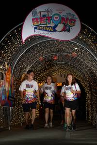 BIB: 30483, 30576, 50375
                            <button type="button" onclick="openModal(21778658)" class="btn btn-primary btn-sm float-right btn-popup" data-toggle="modal" data-target=".modal-high-quality">
                        <i class="fas fa-shopping-cart"></i> Add to Cart
                    </button>
                                            <button type="button" onclick="isThisMe(21778658, true)" class="btn btn-success btn-sm float-right btn-popup btn-isme hidden" data-toggle="tooltip" data-placement="bottom" title="นี่คือรูปของคุณใช่ไหม คลิกที่นี่เพื่อเอาเข้าอัลบั้ม">
                        <i class="fas fa-plus"></i> Add to album
                    </button>
                    <button type="button" onclick="isThisMe(21778658, false)" class="btn btn-warning btn-sm float-right btn-popup btn-isnotme hidden">
                        <i class="fas fa-ban"></i> Remove from album
                    </button>