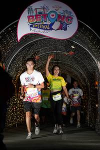 BIB: 50421, 50036
                            <button type="button" onclick="openModal(21778075)" class="btn btn-primary btn-sm float-right btn-popup" data-toggle="modal" data-target=".modal-high-quality">
                        <i class="fas fa-shopping-cart"></i> Add to Cart
                    </button>
                                            <button type="button" onclick="isThisMe(21778075, true)" class="btn btn-success btn-sm float-right btn-popup btn-isme hidden" data-toggle="tooltip" data-placement="bottom" title="นี่คือรูปของคุณใช่ไหม คลิกที่นี่เพื่อเอาเข้าอัลบั้ม">
                        <i class="fas fa-plus"></i> Add to album
                    </button>
                    <button type="button" onclick="isThisMe(21778075, false)" class="btn btn-warning btn-sm float-right btn-popup btn-isnotme hidden">
                        <i class="fas fa-ban"></i> Remove from album
                    </button>