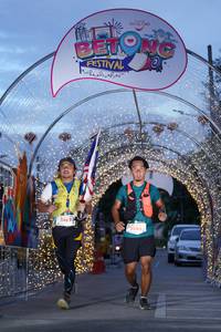 BIB: 3462, 5086
                            <button type="button" onclick="openModal(21781098)" class="btn btn-primary btn-sm float-right btn-popup" data-toggle="modal" data-target=".modal-high-quality">
                        <i class="fas fa-shopping-cart"></i> Add to Cart
                    </button>
                                            <button type="button" onclick="isThisMe(21781098, true)" class="btn btn-success btn-sm float-right btn-popup btn-isme hidden" data-toggle="tooltip" data-placement="bottom" title="นี่คือรูปของคุณใช่ไหม คลิกที่นี่เพื่อเอาเข้าอัลบั้ม">
                        <i class="fas fa-plus"></i> Add to album
                    </button>
                    <button type="button" onclick="isThisMe(21781098, false)" class="btn btn-warning btn-sm float-right btn-popup btn-isnotme hidden">
                        <i class="fas fa-ban"></i> Remove from album
                    </button>