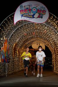 BIB: 10019
                            <button type="button" onclick="openModal(21778466)" class="btn btn-primary btn-sm float-right btn-popup" data-toggle="modal" data-target=".modal-high-quality">
                        <i class="fas fa-shopping-cart"></i> Add to Cart
                    </button>
                                            <button type="button" onclick="isThisMe(21778466, true)" class="btn btn-success btn-sm float-right btn-popup btn-isme hidden" data-toggle="tooltip" data-placement="bottom" title="นี่คือรูปของคุณใช่ไหม คลิกที่นี่เพื่อเอาเข้าอัลบั้ม">
                        <i class="fas fa-plus"></i> Add to album
                    </button>
                    <button type="button" onclick="isThisMe(21778466, false)" class="btn btn-warning btn-sm float-right btn-popup btn-isnotme hidden">
                        <i class="fas fa-ban"></i> Remove from album
                    </button>