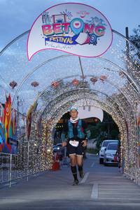 BIB: 3103
                            <button type="button" onclick="openModal(21781142)" class="btn btn-primary btn-sm float-right btn-popup" data-toggle="modal" data-target=".modal-high-quality">
                        <i class="fas fa-shopping-cart"></i> Add to Cart
                    </button>
                                            <button type="button" onclick="isThisMe(21781142, true)" class="btn btn-success btn-sm float-right btn-popup btn-isme hidden" data-toggle="tooltip" data-placement="bottom" title="นี่คือรูปของคุณใช่ไหม คลิกที่นี่เพื่อเอาเข้าอัลบั้ม">
                        <i class="fas fa-plus"></i> Add to album
                    </button>
                    <button type="button" onclick="isThisMe(21781142, false)" class="btn btn-warning btn-sm float-right btn-popup btn-isnotme hidden">
                        <i class="fas fa-ban"></i> Remove from album
                    </button>