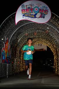 BIB: 506
                            <button type="button" onclick="openModal(21781913)" class="btn btn-primary btn-sm float-right btn-popup" data-toggle="modal" data-target=".modal-high-quality">
                        <i class="fas fa-shopping-cart"></i> Add to Cart
                    </button>
                                            <button type="button" onclick="isThisMe(21781913, true)" class="btn btn-success btn-sm float-right btn-popup btn-isme hidden" data-toggle="tooltip" data-placement="bottom" title="นี่คือรูปของคุณใช่ไหม คลิกที่นี่เพื่อเอาเข้าอัลบั้ม">
                        <i class="fas fa-plus"></i> Add to album
                    </button>
                    <button type="button" onclick="isThisMe(21781913, false)" class="btn btn-warning btn-sm float-right btn-popup btn-isnotme hidden">
                        <i class="fas fa-ban"></i> Remove from album
                    </button>