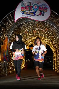 BIB: 
                            <button type="button" onclick="openModal(21778188)" class="btn btn-primary btn-sm float-right btn-popup" data-toggle="modal" data-target=".modal-high-quality">
                        <i class="fas fa-shopping-cart"></i> Add to Cart
                    </button>
                                            <button type="button" onclick="isThisMe(21778188, true)" class="btn btn-success btn-sm float-right btn-popup btn-isme hidden" data-toggle="tooltip" data-placement="bottom" title="นี่คือรูปของคุณใช่ไหม คลิกที่นี่เพื่อเอาเข้าอัลบั้ม">
                        <i class="fas fa-plus"></i> Add to album
                    </button>
                    <button type="button" onclick="isThisMe(21778188, false)" class="btn btn-warning btn-sm float-right btn-popup btn-isnotme hidden">
                        <i class="fas fa-ban"></i> Remove from album
                    </button>