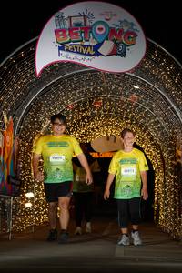 BIB: 50070, 60013
                            <button type="button" onclick="openModal(21778973)" class="btn btn-primary btn-sm float-right btn-popup" data-toggle="modal" data-target=".modal-high-quality">
                        <i class="fas fa-shopping-cart"></i> Add to Cart
                    </button>
                                            <button type="button" onclick="isThisMe(21778973, true)" class="btn btn-success btn-sm float-right btn-popup btn-isme hidden" data-toggle="tooltip" data-placement="bottom" title="นี่คือรูปของคุณใช่ไหม คลิกที่นี่เพื่อเอาเข้าอัลบั้ม">
                        <i class="fas fa-plus"></i> Add to album
                    </button>
                    <button type="button" onclick="isThisMe(21778973, false)" class="btn btn-warning btn-sm float-right btn-popup btn-isnotme hidden">
                        <i class="fas fa-ban"></i> Remove from album
                    </button>