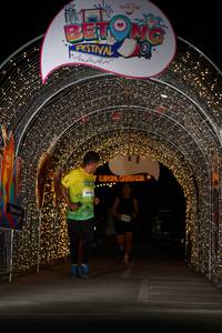 BIB: 500
                            <button type="button" onclick="openModal(21777506)" class="btn btn-primary btn-sm float-right btn-popup" data-toggle="modal" data-target=".modal-high-quality">
                        <i class="fas fa-shopping-cart"></i> Add to Cart
                    </button>
                                            <button type="button" onclick="isThisMe(21777506, true)" class="btn btn-success btn-sm float-right btn-popup btn-isme hidden" data-toggle="tooltip" data-placement="bottom" title="นี่คือรูปของคุณใช่ไหม คลิกที่นี่เพื่อเอาเข้าอัลบั้ม">
                        <i class="fas fa-plus"></i> Add to album
                    </button>
                    <button type="button" onclick="isThisMe(21777506, false)" class="btn btn-warning btn-sm float-right btn-popup btn-isnotme hidden">
                        <i class="fas fa-ban"></i> Remove from album
                    </button>