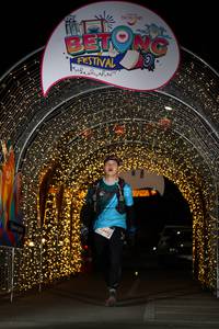 BIB: 243
                            <button type="button" onclick="openModal(21780252)" class="btn btn-primary btn-sm float-right btn-popup" data-toggle="modal" data-target=".modal-high-quality">
                        <i class="fas fa-shopping-cart"></i> Add to Cart
                    </button>
                                            <button type="button" onclick="isThisMe(21780252, true)" class="btn btn-success btn-sm float-right btn-popup btn-isme hidden" data-toggle="tooltip" data-placement="bottom" title="นี่คือรูปของคุณใช่ไหม คลิกที่นี่เพื่อเอาเข้าอัลบั้ม">
                        <i class="fas fa-plus"></i> Add to album
                    </button>
                    <button type="button" onclick="isThisMe(21780252, false)" class="btn btn-warning btn-sm float-right btn-popup btn-isnotme hidden">
                        <i class="fas fa-ban"></i> Remove from album
                    </button>