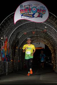 BIB: 50126
                            <button type="button" onclick="openModal(21781997)" class="btn btn-primary btn-sm float-right btn-popup" data-toggle="modal" data-target=".modal-high-quality">
                        <i class="fas fa-shopping-cart"></i> Add to Cart
                    </button>
                                            <button type="button" onclick="isThisMe(21781997, true)" class="btn btn-success btn-sm float-right btn-popup btn-isme hidden" data-toggle="tooltip" data-placement="bottom" title="นี่คือรูปของคุณใช่ไหม คลิกที่นี่เพื่อเอาเข้าอัลบั้ม">
                        <i class="fas fa-plus"></i> Add to album
                    </button>
                    <button type="button" onclick="isThisMe(21781997, false)" class="btn btn-warning btn-sm float-right btn-popup btn-isnotme hidden">
                        <i class="fas fa-ban"></i> Remove from album
                    </button>