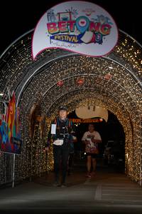 BIB: 5531
                            <button type="button" onclick="openModal(21778670)" class="btn btn-primary btn-sm float-right btn-popup" data-toggle="modal" data-target=".modal-high-quality">
                        <i class="fas fa-shopping-cart"></i> Add to Cart
                    </button>
                                            <button type="button" onclick="isThisMe(21778670, true)" class="btn btn-success btn-sm float-right btn-popup btn-isme hidden" data-toggle="tooltip" data-placement="bottom" title="นี่คือรูปของคุณใช่ไหม คลิกที่นี่เพื่อเอาเข้าอัลบั้ม">
                        <i class="fas fa-plus"></i> Add to album
                    </button>
                    <button type="button" onclick="isThisMe(21778670, false)" class="btn btn-warning btn-sm float-right btn-popup btn-isnotme hidden">
                        <i class="fas fa-ban"></i> Remove from album
                    </button>