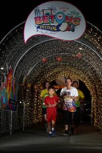 BIB: 10477
                            <button type="button" onclick="openModal(21778456)" class="btn btn-primary btn-sm float-right btn-popup" data-toggle="modal" data-target=".modal-high-quality">
                        <i class="fas fa-shopping-cart"></i> Add to Cart
                    </button>
                                            <button type="button" onclick="isThisMe(21778456, true)" class="btn btn-success btn-sm float-right btn-popup btn-isme hidden" data-toggle="tooltip" data-placement="bottom" title="นี่คือรูปของคุณใช่ไหม คลิกที่นี่เพื่อเอาเข้าอัลบั้ม">
                        <i class="fas fa-plus"></i> Add to album
                    </button>
                    <button type="button" onclick="isThisMe(21778456, false)" class="btn btn-warning btn-sm float-right btn-popup btn-isnotme hidden">
                        <i class="fas fa-ban"></i> Remove from album
                    </button>