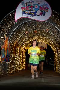 BIB: 6002
                            <button type="button" onclick="openModal(21778195)" class="btn btn-primary btn-sm float-right btn-popup" data-toggle="modal" data-target=".modal-high-quality">
                        <i class="fas fa-shopping-cart"></i> Add to Cart
                    </button>
                                            <button type="button" onclick="isThisMe(21778195, true)" class="btn btn-success btn-sm float-right btn-popup btn-isme hidden" data-toggle="tooltip" data-placement="bottom" title="นี่คือรูปของคุณใช่ไหม คลิกที่นี่เพื่อเอาเข้าอัลบั้ม">
                        <i class="fas fa-plus"></i> Add to album
                    </button>
                    <button type="button" onclick="isThisMe(21778195, false)" class="btn btn-warning btn-sm float-right btn-popup btn-isnotme hidden">
                        <i class="fas fa-ban"></i> Remove from album
                    </button>