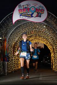 BIB: 5550, 431
                            <button type="button" onclick="openModal(21781635)" class="btn btn-primary btn-sm float-right btn-popup" data-toggle="modal" data-target=".modal-high-quality">
                        <i class="fas fa-shopping-cart"></i> Add to Cart
                    </button>
                                            <button type="button" onclick="isThisMe(21781635, true)" class="btn btn-success btn-sm float-right btn-popup btn-isme hidden" data-toggle="tooltip" data-placement="bottom" title="นี่คือรูปของคุณใช่ไหม คลิกที่นี่เพื่อเอาเข้าอัลบั้ม">
                        <i class="fas fa-plus"></i> Add to album
                    </button>
                    <button type="button" onclick="isThisMe(21781635, false)" class="btn btn-warning btn-sm float-right btn-popup btn-isnotme hidden">
                        <i class="fas fa-ban"></i> Remove from album
                    </button>