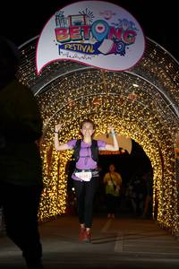 BIB: 130, 
                            <button type="button" onclick="openModal(21778942)" class="btn btn-primary btn-sm float-right btn-popup" data-toggle="modal" data-target=".modal-high-quality">
                        <i class="fas fa-shopping-cart"></i> Add to Cart
                    </button>
                                            <button type="button" onclick="isThisMe(21778942, true)" class="btn btn-success btn-sm float-right btn-popup btn-isme hidden" data-toggle="tooltip" data-placement="bottom" title="นี่คือรูปของคุณใช่ไหม คลิกที่นี่เพื่อเอาเข้าอัลบั้ม">
                        <i class="fas fa-plus"></i> Add to album
                    </button>
                    <button type="button" onclick="isThisMe(21778942, false)" class="btn btn-warning btn-sm float-right btn-popup btn-isnotme hidden">
                        <i class="fas fa-ban"></i> Remove from album
                    </button>