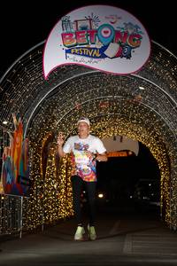 BIB: 10016
                            <button type="button" onclick="openModal(21782041)" class="btn btn-primary btn-sm float-right btn-popup" data-toggle="modal" data-target=".modal-high-quality">
                        <i class="fas fa-shopping-cart"></i> Add to Cart
                    </button>
                                            <button type="button" onclick="isThisMe(21782041, true)" class="btn btn-success btn-sm float-right btn-popup btn-isme hidden" data-toggle="tooltip" data-placement="bottom" title="นี่คือรูปของคุณใช่ไหม คลิกที่นี่เพื่อเอาเข้าอัลบั้ม">
                        <i class="fas fa-plus"></i> Add to album
                    </button>
                    <button type="button" onclick="isThisMe(21782041, false)" class="btn btn-warning btn-sm float-right btn-popup btn-isnotme hidden">
                        <i class="fas fa-ban"></i> Remove from album
                    </button>