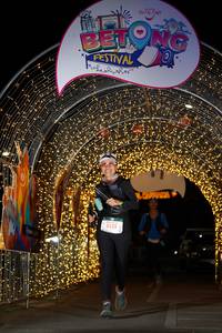 BIB: 5131
                            <button type="button" onclick="openModal(21779586)" class="btn btn-primary btn-sm float-right btn-popup" data-toggle="modal" data-target=".modal-high-quality">
                        <i class="fas fa-shopping-cart"></i> Add to Cart
                    </button>
                                            <button type="button" onclick="isThisMe(21779586, true)" class="btn btn-success btn-sm float-right btn-popup btn-isme hidden" data-toggle="tooltip" data-placement="bottom" title="นี่คือรูปของคุณใช่ไหม คลิกที่นี่เพื่อเอาเข้าอัลบั้ม">
                        <i class="fas fa-plus"></i> Add to album
                    </button>
                    <button type="button" onclick="isThisMe(21779586, false)" class="btn btn-warning btn-sm float-right btn-popup btn-isnotme hidden">
                        <i class="fas fa-ban"></i> Remove from album
                    </button>