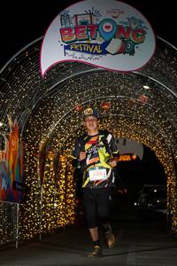 BIB: 5315
                            <button type="button" onclick="openModal(21779789)" class="btn btn-primary btn-sm float-right btn-popup" data-toggle="modal" data-target=".modal-high-quality">
                        <i class="fas fa-shopping-cart"></i> Add to Cart
                    </button>
                                            <button type="button" onclick="isThisMe(21779789, true)" class="btn btn-success btn-sm float-right btn-popup btn-isme hidden" data-toggle="tooltip" data-placement="bottom" title="นี่คือรูปของคุณใช่ไหม คลิกที่นี่เพื่อเอาเข้าอัลบั้ม">
                        <i class="fas fa-plus"></i> Add to album
                    </button>
                    <button type="button" onclick="isThisMe(21779789, false)" class="btn btn-warning btn-sm float-right btn-popup btn-isnotme hidden">
                        <i class="fas fa-ban"></i> Remove from album
                    </button>