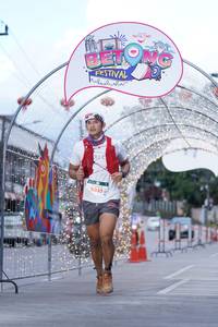 BIB: 5035
                            <button type="button" onclick="openModal(21780507)" class="btn btn-primary btn-sm float-right btn-popup" data-toggle="modal" data-target=".modal-high-quality">
                        <i class="fas fa-shopping-cart"></i> Add to Cart
                    </button>
                                            <button type="button" onclick="isThisMe(21780507, true)" class="btn btn-success btn-sm float-right btn-popup btn-isme hidden" data-toggle="tooltip" data-placement="bottom" title="นี่คือรูปของคุณใช่ไหม คลิกที่นี่เพื่อเอาเข้าอัลบั้ม">
                        <i class="fas fa-plus"></i> Add to album
                    </button>
                    <button type="button" onclick="isThisMe(21780507, false)" class="btn btn-warning btn-sm float-right btn-popup btn-isnotme hidden">
                        <i class="fas fa-ban"></i> Remove from album
                    </button>