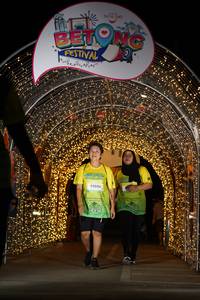 BIB: 90086
                            <button type="button" onclick="openModal(21779101)" class="btn btn-primary btn-sm float-right btn-popup" data-toggle="modal" data-target=".modal-high-quality">
                        <i class="fas fa-shopping-cart"></i> Add to Cart
                    </button>
                                            <button type="button" onclick="isThisMe(21779101, true)" class="btn btn-success btn-sm float-right btn-popup btn-isme hidden" data-toggle="tooltip" data-placement="bottom" title="นี่คือรูปของคุณใช่ไหม คลิกที่นี่เพื่อเอาเข้าอัลบั้ม">
                        <i class="fas fa-plus"></i> Add to album
                    </button>
                    <button type="button" onclick="isThisMe(21779101, false)" class="btn btn-warning btn-sm float-right btn-popup btn-isnotme hidden">
                        <i class="fas fa-ban"></i> Remove from album
                    </button>