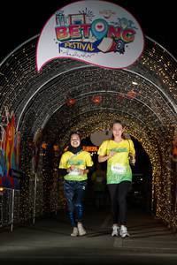 BIB: 004, 90061
                            <button type="button" onclick="openModal(21778802)" class="btn btn-primary btn-sm float-right btn-popup" data-toggle="modal" data-target=".modal-high-quality">
                        <i class="fas fa-shopping-cart"></i> Add to Cart
                    </button>
                                            <button type="button" onclick="isThisMe(21778802, true)" class="btn btn-success btn-sm float-right btn-popup btn-isme hidden" data-toggle="tooltip" data-placement="bottom" title="นี่คือรูปของคุณใช่ไหม คลิกที่นี่เพื่อเอาเข้าอัลบั้ม">
                        <i class="fas fa-plus"></i> Add to album
                    </button>
                    <button type="button" onclick="isThisMe(21778802, false)" class="btn btn-warning btn-sm float-right btn-popup btn-isnotme hidden">
                        <i class="fas fa-ban"></i> Remove from album
                    </button>