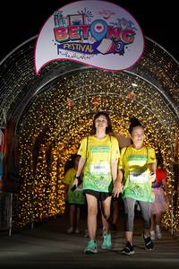 BIB: 50045
                            <button type="button" onclick="openModal(21779012)" class="btn btn-primary btn-sm float-right btn-popup" data-toggle="modal" data-target=".modal-high-quality">
                        <i class="fas fa-shopping-cart"></i> Add to Cart
                    </button>
                                            <button type="button" onclick="isThisMe(21779012, true)" class="btn btn-success btn-sm float-right btn-popup btn-isme hidden" data-toggle="tooltip" data-placement="bottom" title="นี่คือรูปของคุณใช่ไหม คลิกที่นี่เพื่อเอาเข้าอัลบั้ม">
                        <i class="fas fa-plus"></i> Add to album
                    </button>
                    <button type="button" onclick="isThisMe(21779012, false)" class="btn btn-warning btn-sm float-right btn-popup btn-isnotme hidden">
                        <i class="fas fa-ban"></i> Remove from album
                    </button>