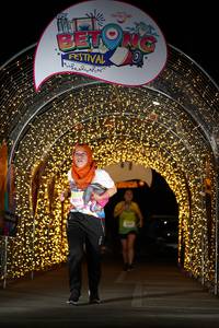 BIB: 5054
                            <button type="button" onclick="openModal(21777906)" class="btn btn-primary btn-sm float-right btn-popup" data-toggle="modal" data-target=".modal-high-quality">
                        <i class="fas fa-shopping-cart"></i> Add to Cart
                    </button>
                                            <button type="button" onclick="isThisMe(21777906, true)" class="btn btn-success btn-sm float-right btn-popup btn-isme hidden" data-toggle="tooltip" data-placement="bottom" title="นี่คือรูปของคุณใช่ไหม คลิกที่นี่เพื่อเอาเข้าอัลบั้ม">
                        <i class="fas fa-plus"></i> Add to album
                    </button>
                    <button type="button" onclick="isThisMe(21777906, false)" class="btn btn-warning btn-sm float-right btn-popup btn-isnotme hidden">
                        <i class="fas fa-ban"></i> Remove from album
                    </button>