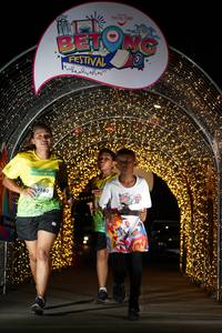 BIB: 3160
                            <button type="button" onclick="openModal(21777908)" class="btn btn-primary btn-sm float-right btn-popup" data-toggle="modal" data-target=".modal-high-quality">
                        <i class="fas fa-shopping-cart"></i> Add to Cart
                    </button>
                                            <button type="button" onclick="isThisMe(21777908, true)" class="btn btn-success btn-sm float-right btn-popup btn-isme hidden" data-toggle="tooltip" data-placement="bottom" title="นี่คือรูปของคุณใช่ไหม คลิกที่นี่เพื่อเอาเข้าอัลบั้ม">
                        <i class="fas fa-plus"></i> Add to album
                    </button>
                    <button type="button" onclick="isThisMe(21777908, false)" class="btn btn-warning btn-sm float-right btn-popup btn-isnotme hidden">
                        <i class="fas fa-ban"></i> Remove from album
                    </button>