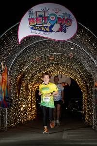 BIB: 50199
                            <button type="button" onclick="openModal(21782121)" class="btn btn-primary btn-sm float-right btn-popup" data-toggle="modal" data-target=".modal-high-quality">
                        <i class="fas fa-shopping-cart"></i> Add to Cart
                    </button>
                                            <button type="button" onclick="isThisMe(21782121, true)" class="btn btn-success btn-sm float-right btn-popup btn-isme hidden" data-toggle="tooltip" data-placement="bottom" title="นี่คือรูปของคุณใช่ไหม คลิกที่นี่เพื่อเอาเข้าอัลบั้ม">
                        <i class="fas fa-plus"></i> Add to album
                    </button>
                    <button type="button" onclick="isThisMe(21782121, false)" class="btn btn-warning btn-sm float-right btn-popup btn-isnotme hidden">
                        <i class="fas fa-ban"></i> Remove from album
                    </button>