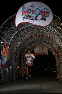 BIB: 14300
                            <button type="button" onclick="openModal(21781894)" class="btn btn-primary btn-sm float-right btn-popup" data-toggle="modal" data-target=".modal-high-quality">
                        <i class="fas fa-shopping-cart"></i> Add to Cart
                    </button>
                                            <button type="button" onclick="isThisMe(21781894, true)" class="btn btn-success btn-sm float-right btn-popup btn-isme hidden" data-toggle="tooltip" data-placement="bottom" title="นี่คือรูปของคุณใช่ไหม คลิกที่นี่เพื่อเอาเข้าอัลบั้ม">
                        <i class="fas fa-plus"></i> Add to album
                    </button>
                    <button type="button" onclick="isThisMe(21781894, false)" class="btn btn-warning btn-sm float-right btn-popup btn-isnotme hidden">
                        <i class="fas fa-ban"></i> Remove from album
                    </button>