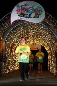 BIB: 60001
                            <button type="button" onclick="openModal(21778589)" class="btn btn-primary btn-sm float-right btn-popup" data-toggle="modal" data-target=".modal-high-quality">
                        <i class="fas fa-shopping-cart"></i> Add to Cart
                    </button>
                                            <button type="button" onclick="isThisMe(21778589, true)" class="btn btn-success btn-sm float-right btn-popup btn-isme hidden" data-toggle="tooltip" data-placement="bottom" title="นี่คือรูปของคุณใช่ไหม คลิกที่นี่เพื่อเอาเข้าอัลบั้ม">
                        <i class="fas fa-plus"></i> Add to album
                    </button>
                    <button type="button" onclick="isThisMe(21778589, false)" class="btn btn-warning btn-sm float-right btn-popup btn-isnotme hidden">
                        <i class="fas fa-ban"></i> Remove from album
                    </button>