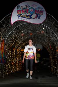 BIB: 50400
                            <button type="button" onclick="openModal(21777694)" class="btn btn-primary btn-sm float-right btn-popup" data-toggle="modal" data-target=".modal-high-quality">
                        <i class="fas fa-shopping-cart"></i> Add to Cart
                    </button>
                                            <button type="button" onclick="isThisMe(21777694, true)" class="btn btn-success btn-sm float-right btn-popup btn-isme hidden" data-toggle="tooltip" data-placement="bottom" title="นี่คือรูปของคุณใช่ไหม คลิกที่นี่เพื่อเอาเข้าอัลบั้ม">
                        <i class="fas fa-plus"></i> Add to album
                    </button>
                    <button type="button" onclick="isThisMe(21777694, false)" class="btn btn-warning btn-sm float-right btn-popup btn-isnotme hidden">
                        <i class="fas fa-ban"></i> Remove from album
                    </button>