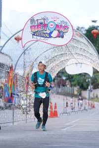 BIB: 569
                            <button type="button" onclick="openModal(21780483)" class="btn btn-primary btn-sm float-right btn-popup" data-toggle="modal" data-target=".modal-high-quality">
                        <i class="fas fa-shopping-cart"></i> Add to Cart
                    </button>
                                            <button type="button" onclick="isThisMe(21780483, true)" class="btn btn-success btn-sm float-right btn-popup btn-isme hidden" data-toggle="tooltip" data-placement="bottom" title="นี่คือรูปของคุณใช่ไหม คลิกที่นี่เพื่อเอาเข้าอัลบั้ม">
                        <i class="fas fa-plus"></i> Add to album
                    </button>
                    <button type="button" onclick="isThisMe(21780483, false)" class="btn btn-warning btn-sm float-right btn-popup btn-isnotme hidden">
                        <i class="fas fa-ban"></i> Remove from album
                    </button>