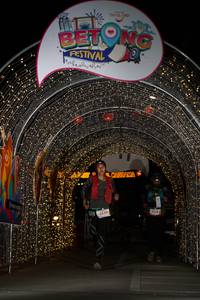 BIB: 5550
                            <button type="button" onclick="openModal(21780154)" class="btn btn-primary btn-sm float-right btn-popup" data-toggle="modal" data-target=".modal-high-quality">
                        <i class="fas fa-shopping-cart"></i> Add to Cart
                    </button>
                                            <button type="button" onclick="isThisMe(21780154, true)" class="btn btn-success btn-sm float-right btn-popup btn-isme hidden" data-toggle="tooltip" data-placement="bottom" title="นี่คือรูปของคุณใช่ไหม คลิกที่นี่เพื่อเอาเข้าอัลบั้ม">
                        <i class="fas fa-plus"></i> Add to album
                    </button>
                    <button type="button" onclick="isThisMe(21780154, false)" class="btn btn-warning btn-sm float-right btn-popup btn-isnotme hidden">
                        <i class="fas fa-ban"></i> Remove from album
                    </button>