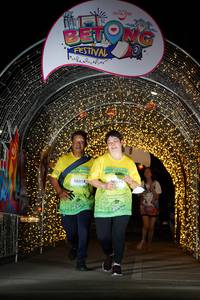 BIB: 50318, 50310
                            <button type="button" onclick="openModal(21778615)" class="btn btn-primary btn-sm float-right btn-popup" data-toggle="modal" data-target=".modal-high-quality">
                        <i class="fas fa-shopping-cart"></i> Add to Cart
                    </button>
                                            <button type="button" onclick="isThisMe(21778615, true)" class="btn btn-success btn-sm float-right btn-popup btn-isme hidden" data-toggle="tooltip" data-placement="bottom" title="นี่คือรูปของคุณใช่ไหม คลิกที่นี่เพื่อเอาเข้าอัลบั้ม">
                        <i class="fas fa-plus"></i> Add to album
                    </button>
                    <button type="button" onclick="isThisMe(21778615, false)" class="btn btn-warning btn-sm float-right btn-popup btn-isnotme hidden">
                        <i class="fas fa-ban"></i> Remove from album
                    </button>