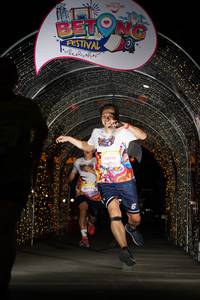 BIB: 500142, 50438, 
                            <button type="button" onclick="openModal(21777497)" class="btn btn-primary btn-sm float-right btn-popup" data-toggle="modal" data-target=".modal-high-quality">
                        <i class="fas fa-shopping-cart"></i> Add to Cart
                    </button>
                                            <button type="button" onclick="isThisMe(21777497, true)" class="btn btn-success btn-sm float-right btn-popup btn-isme hidden" data-toggle="tooltip" data-placement="bottom" title="นี่คือรูปของคุณใช่ไหม คลิกที่นี่เพื่อเอาเข้าอัลบั้ม">
                        <i class="fas fa-plus"></i> Add to album
                    </button>
                    <button type="button" onclick="isThisMe(21777497, false)" class="btn btn-warning btn-sm float-right btn-popup btn-isnotme hidden">
                        <i class="fas fa-ban"></i> Remove from album
                    </button>