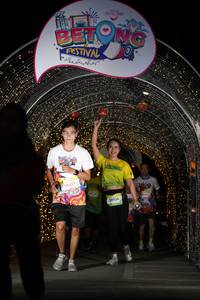 BIB: 50421, 30036
                            <button type="button" onclick="openModal(21778076)" class="btn btn-primary btn-sm float-right btn-popup" data-toggle="modal" data-target=".modal-high-quality">
                        <i class="fas fa-shopping-cart"></i> Add to Cart
                    </button>
                                            <button type="button" onclick="isThisMe(21778076, true)" class="btn btn-success btn-sm float-right btn-popup btn-isme hidden" data-toggle="tooltip" data-placement="bottom" title="นี่คือรูปของคุณใช่ไหม คลิกที่นี่เพื่อเอาเข้าอัลบั้ม">
                        <i class="fas fa-plus"></i> Add to album
                    </button>
                    <button type="button" onclick="isThisMe(21778076, false)" class="btn btn-warning btn-sm float-right btn-popup btn-isnotme hidden">
                        <i class="fas fa-ban"></i> Remove from album
                    </button>