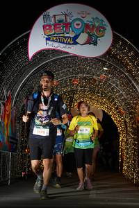 BIB: 1902, 5178, 90110, 
                            <button type="button" onclick="openModal(21778982)" class="btn btn-primary btn-sm float-right btn-popup" data-toggle="modal" data-target=".modal-high-quality">
                        <i class="fas fa-shopping-cart"></i> Add to Cart
                    </button>
                                            <button type="button" onclick="isThisMe(21778982, true)" class="btn btn-success btn-sm float-right btn-popup btn-isme hidden" data-toggle="tooltip" data-placement="bottom" title="นี่คือรูปของคุณใช่ไหม คลิกที่นี่เพื่อเอาเข้าอัลบั้ม">
                        <i class="fas fa-plus"></i> Add to album
                    </button>
                    <button type="button" onclick="isThisMe(21778982, false)" class="btn btn-warning btn-sm float-right btn-popup btn-isnotme hidden">
                        <i class="fas fa-ban"></i> Remove from album
                    </button>